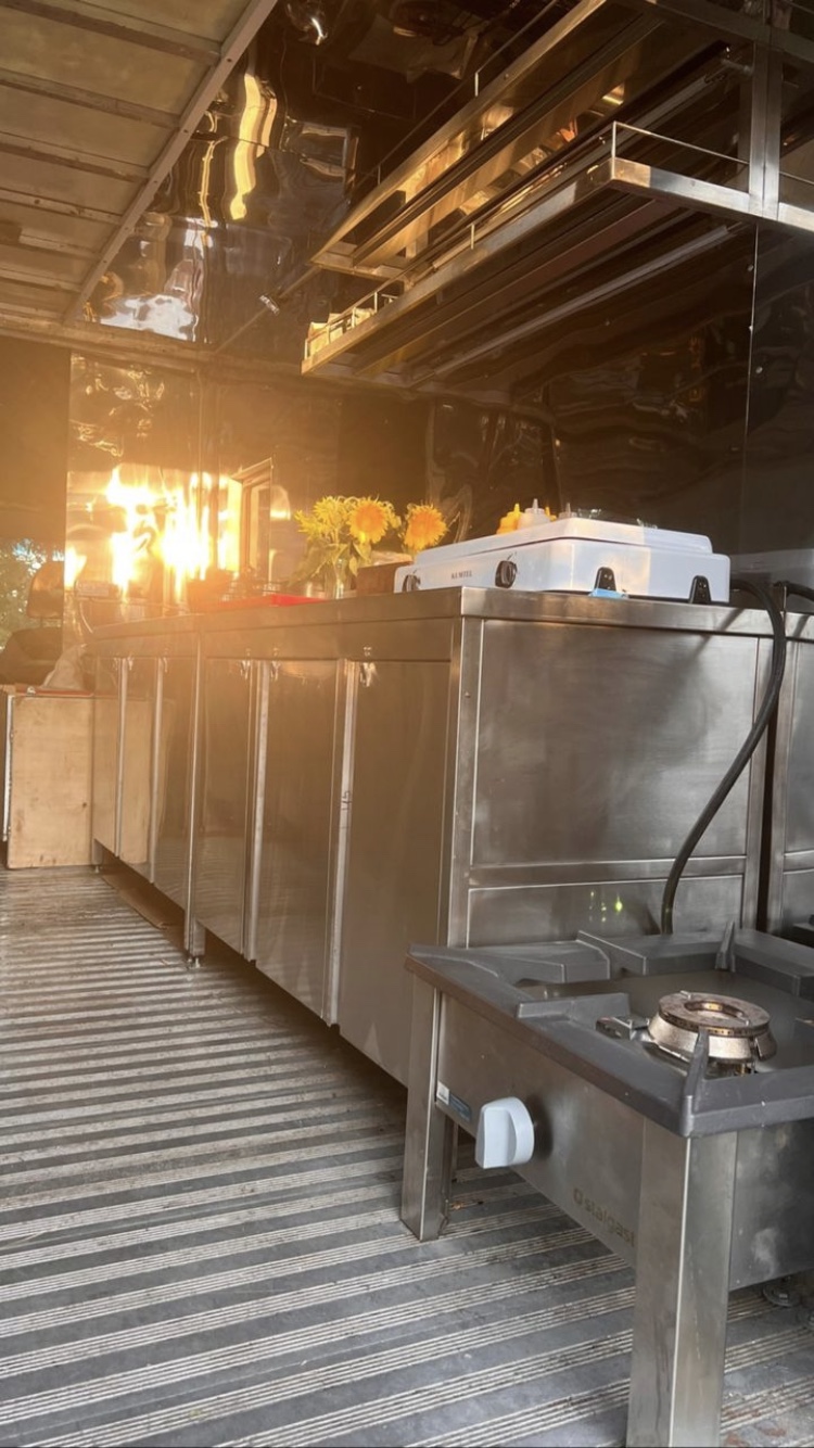 Фуд Трак Для ЗСУ: Польова кухня на базі вантажного автобуса IVECO